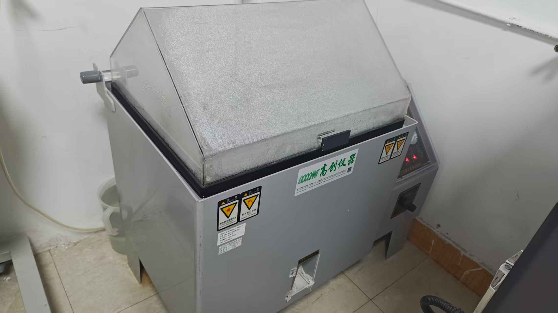 Salt spray corrosion tester for metal watch frames